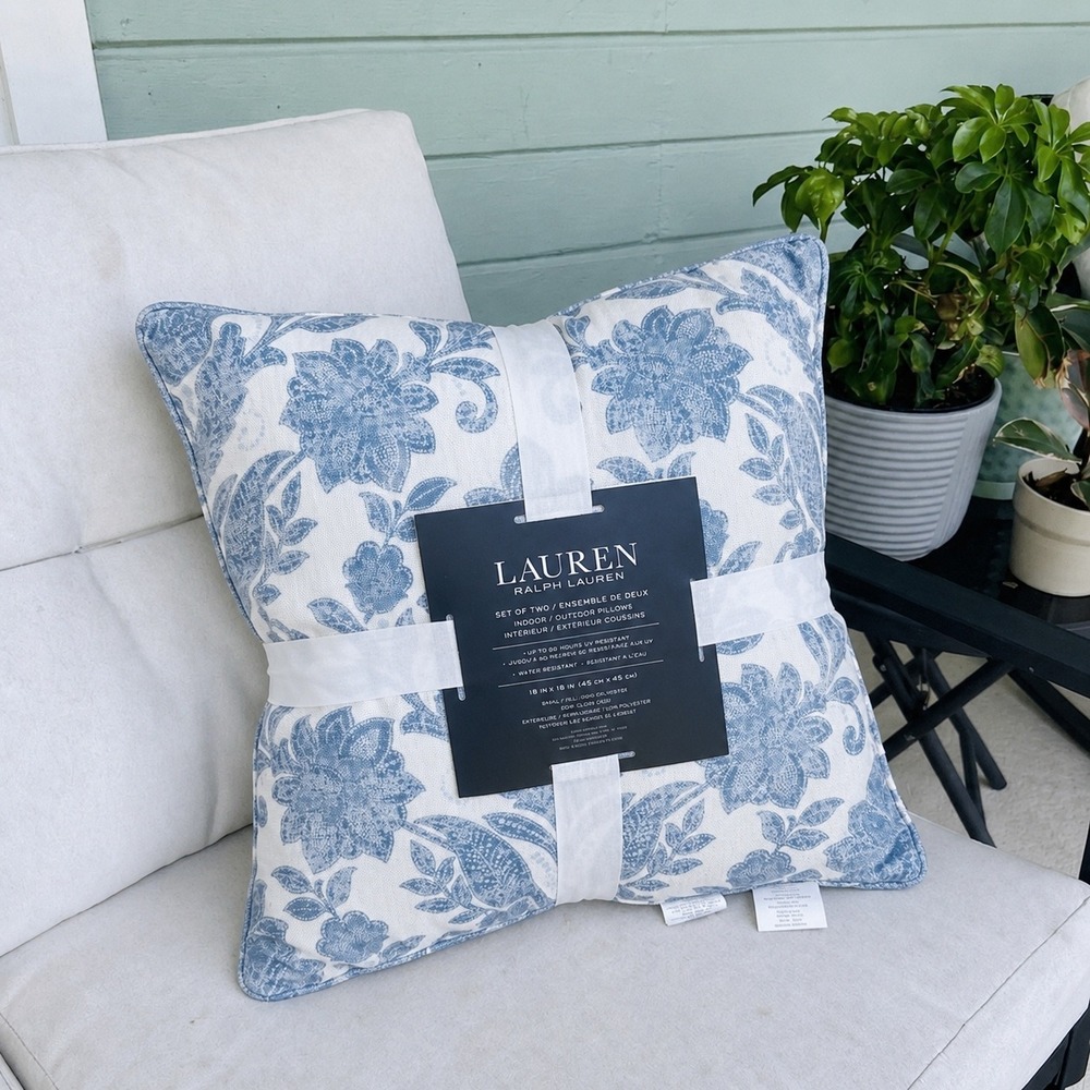 New Lauren Ralph Lauren‎ Indoor Outdoor Set of 2 Blue White Floral Print Pillows